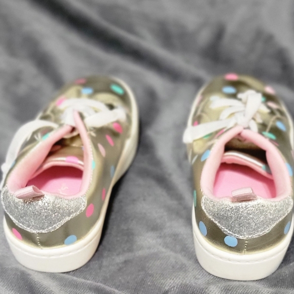 Used Metallic Gold shoe w/ polka dots - Picture 6 of 6